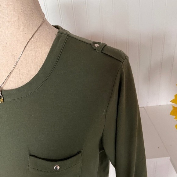 Army Green Long-Sleeve Top Size Small - Picture 2 of 6